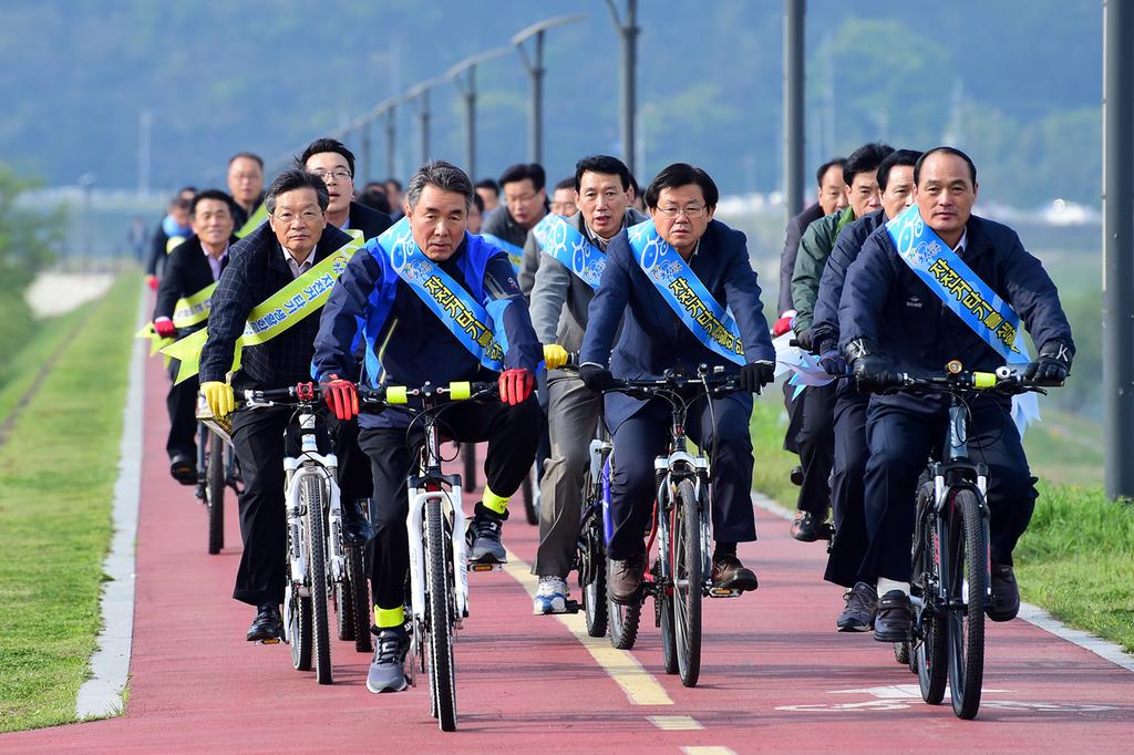 공직자 자전거 타기 캠페인