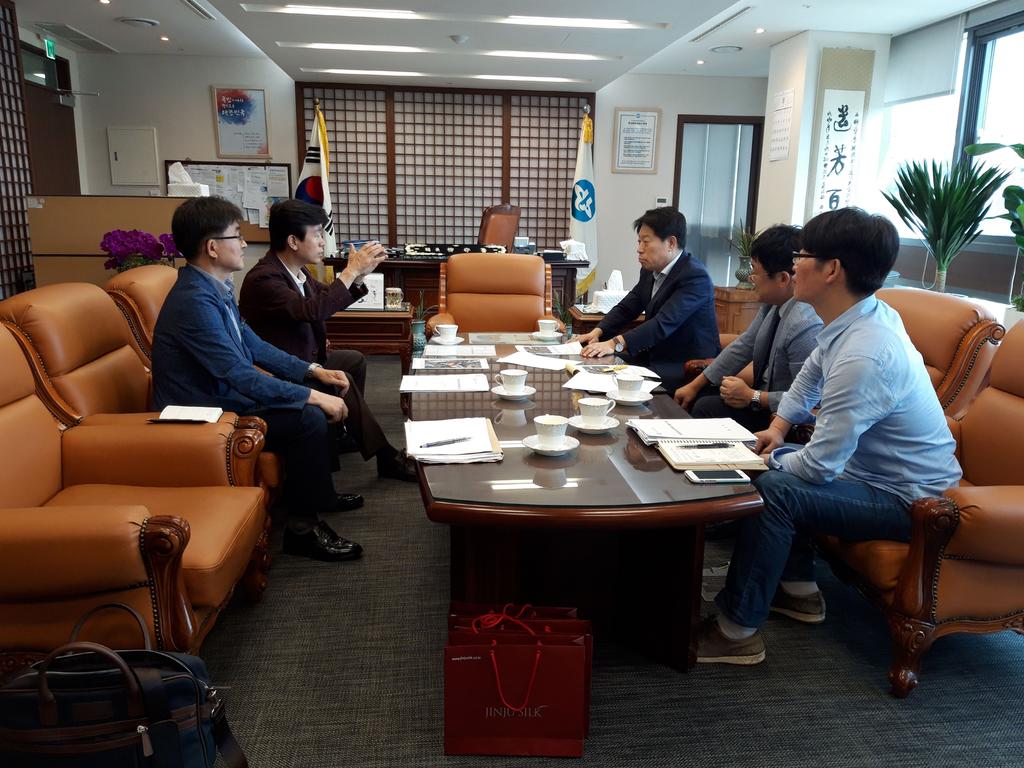 조규일 진주시장, 한국방송통신대 총장 만나 경남지역대학 현안 논의