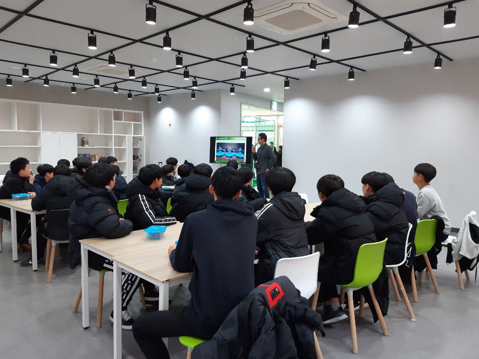 진주시 청소년 진로체험관, 자유학기제 중학생들로 북적