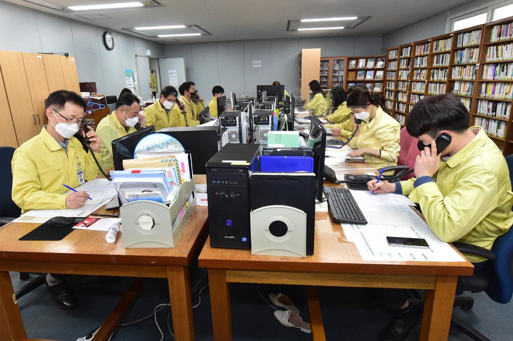 진주시, 코로나19 전화 문의 폭주에 따른 상담 인력 증원 운영 