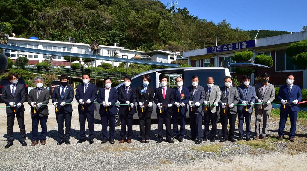 국제로타리 3590지구 진주촉석 로타리클럽, 장애인복지시설에 차량 기증 