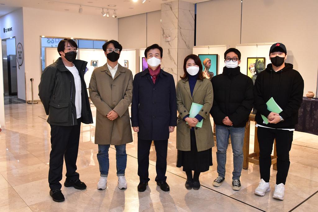 조규일 진주시장, 지역 청년 작가들과 소통