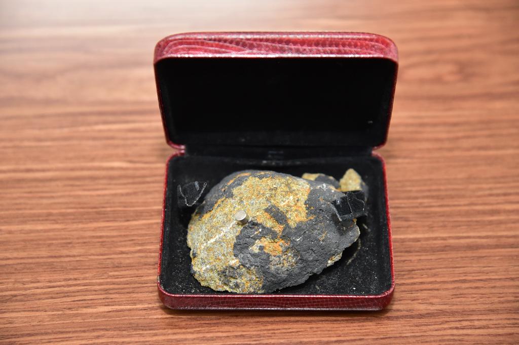 ‘진주운석’으로 우주의 기운을 함께 나눈다!