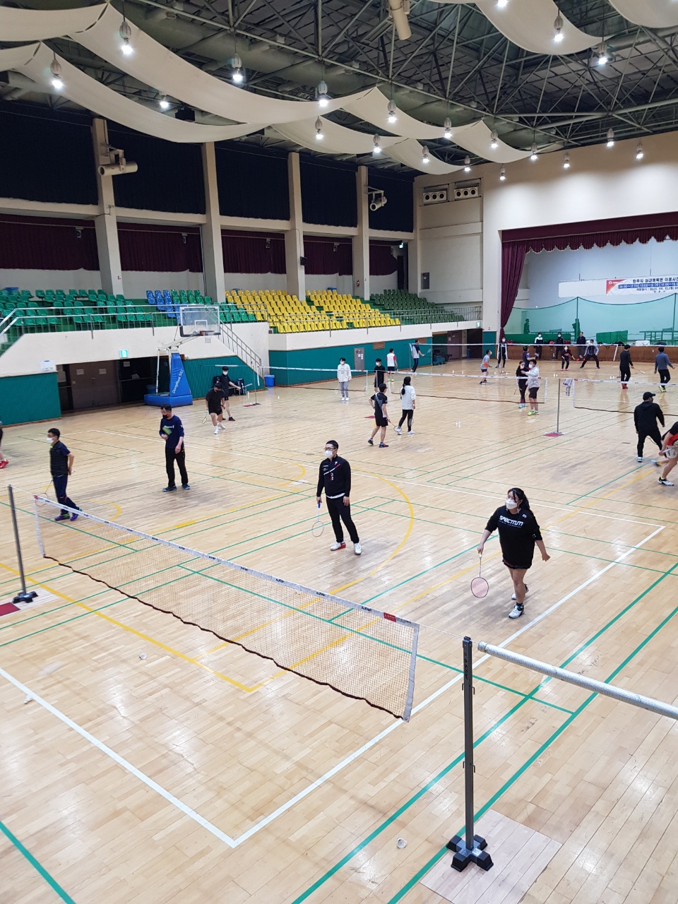 진주시내 학교체육시설 전경