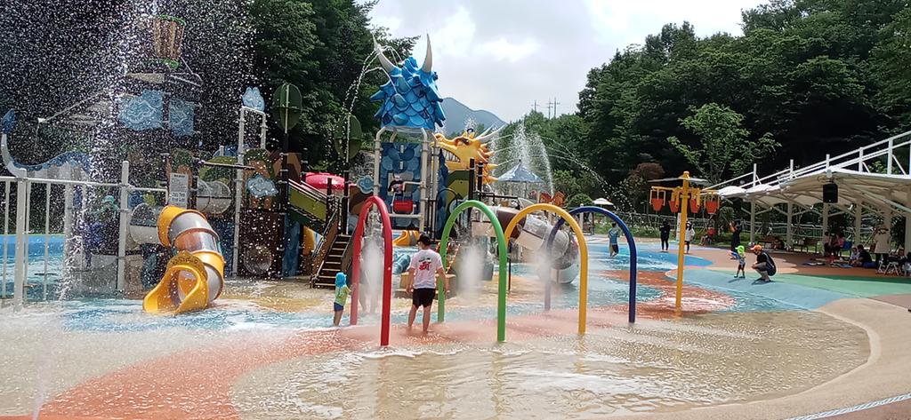 진주시, 여름철 물놀이형 수경시설 내년 기약하며 운영 종료