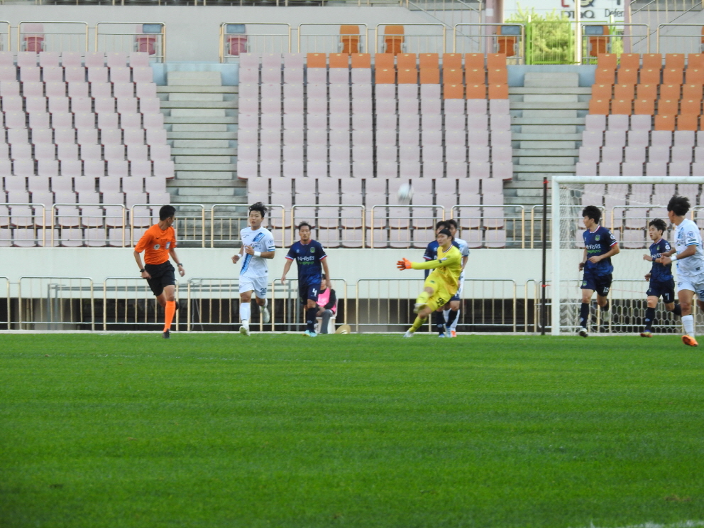 진주시민축구단, 평택시티즌FC와의 홈경기 4대 1로 대승