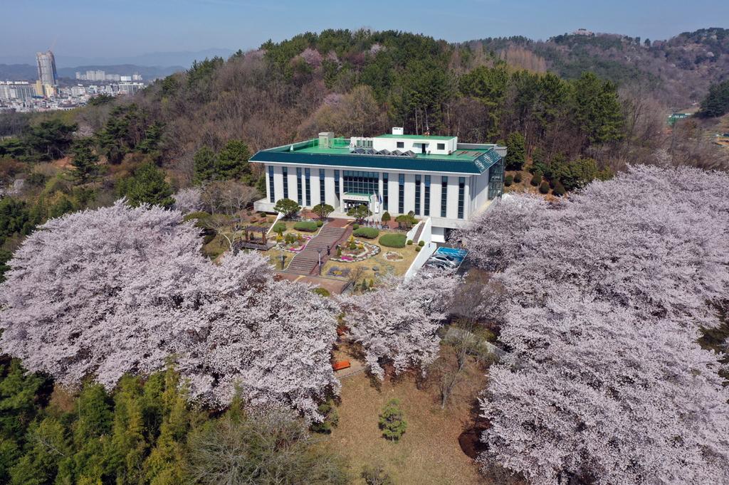 진주시립도서관, 시민 모두가 누리는 힐링의 중심지 되다!