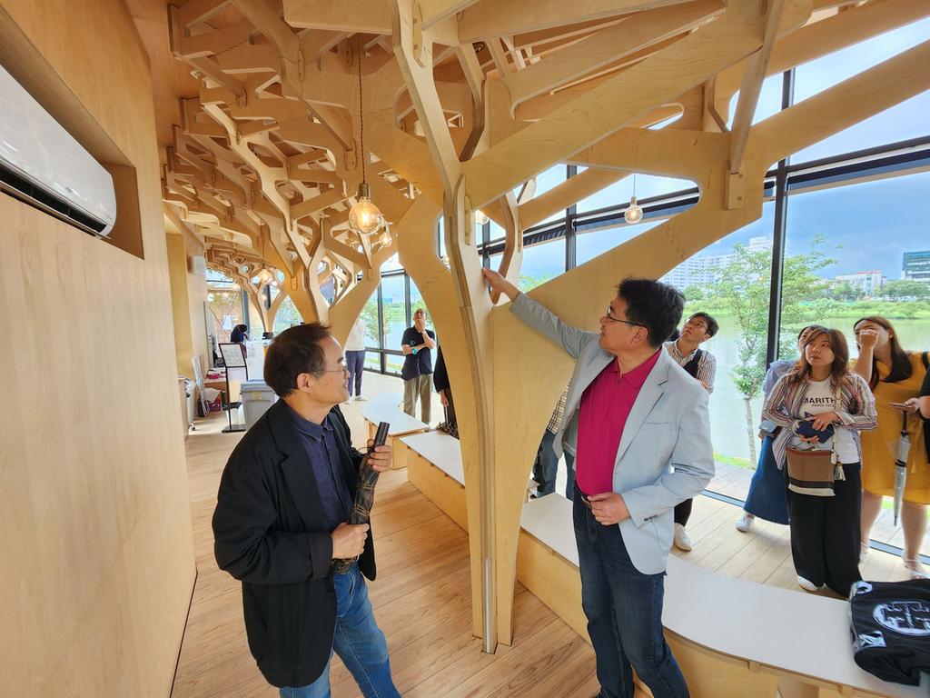 오승록 노원구청장, 탄소중립시대 목조건축도시 진주시 방문