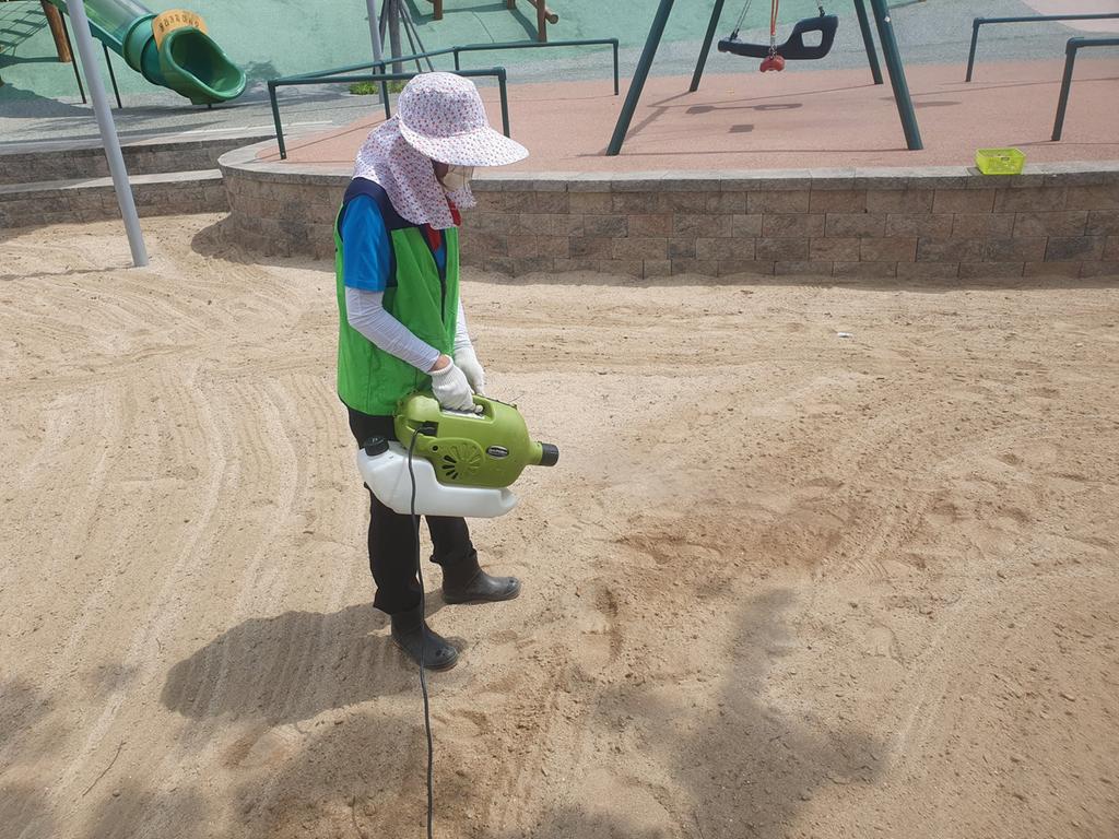 진주시, 공원 내 모래놀이터 소독 실시
