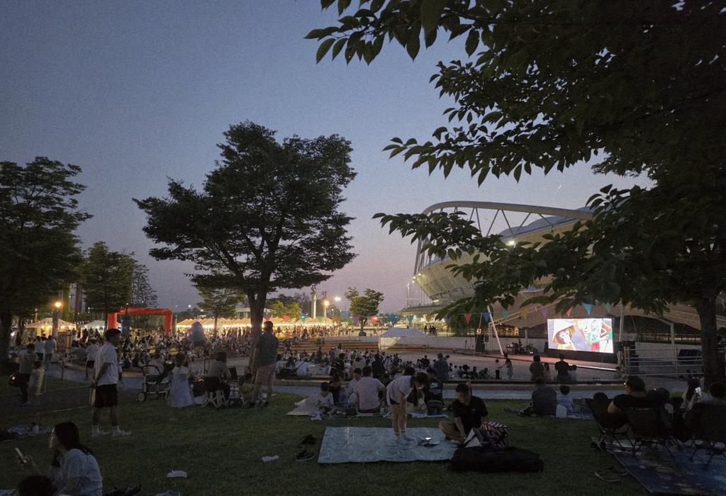 초여름 밤의 나들이, 두 번째 달빛영화제 및 나이트마켓 성료  