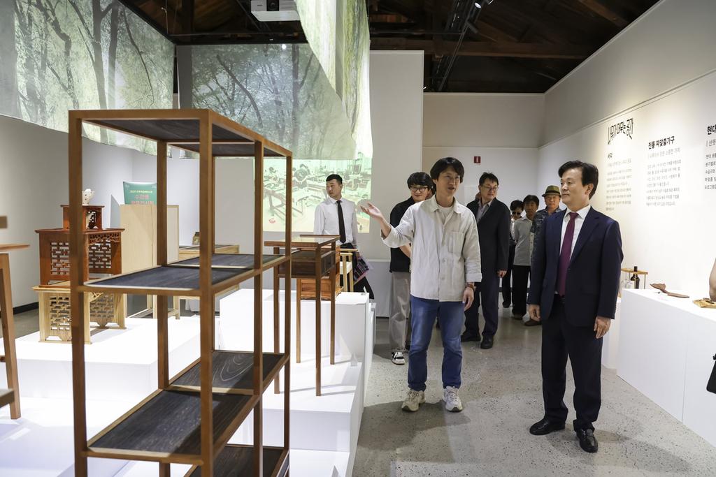 진주시,‘2025 진주목공예전수관 수강생 작품전시회’성황리에 진행 