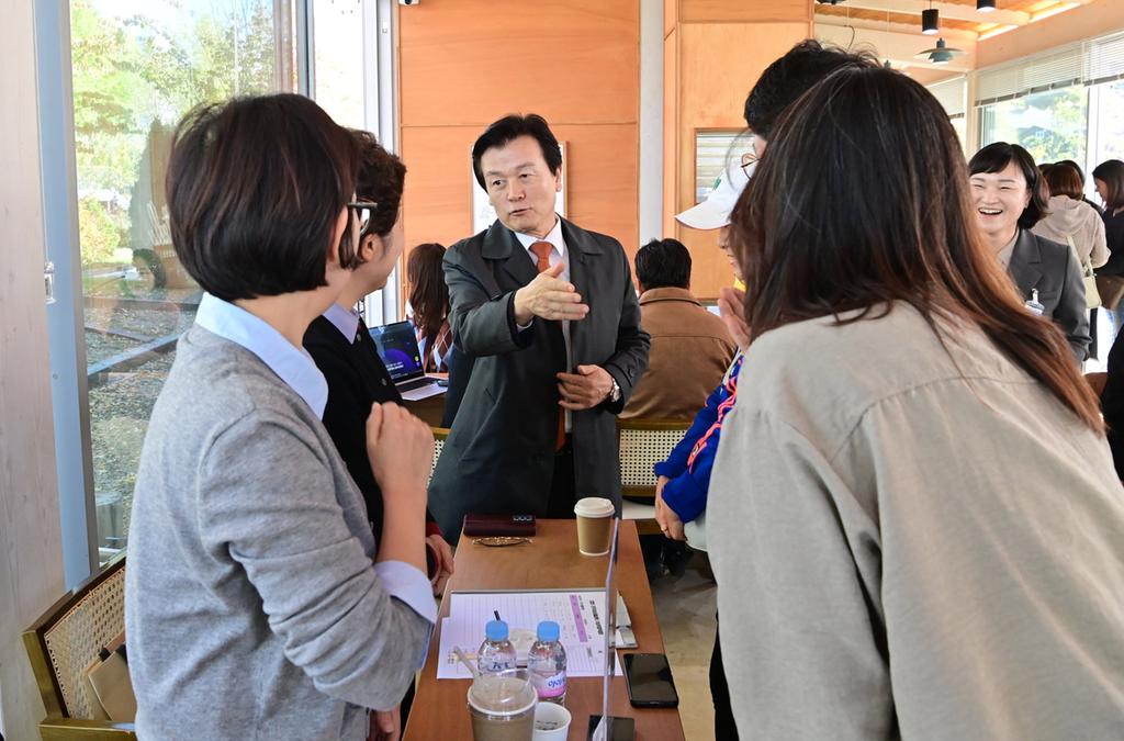 진주새일센터, 여성취업박람회 ‘카페 마음쉬고, 일 잡고’행사 개최