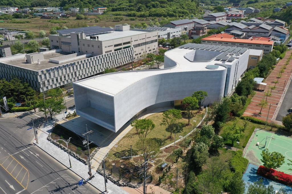 ‘진주실크박물관’ 역사적 개관 