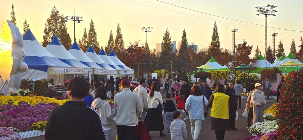 ‘2025 진주국화작품전시회’성황리 폐막