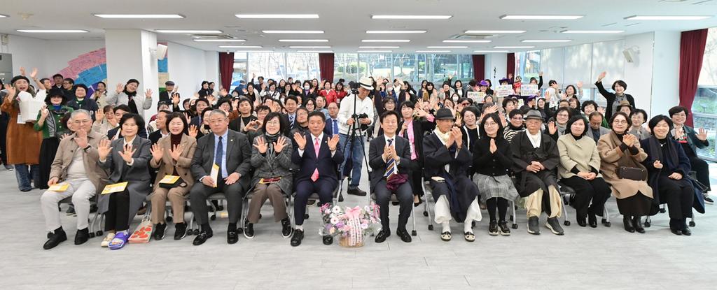 진주시, ‘2025년 평생학습관 수료식·작품발표회’ 개최