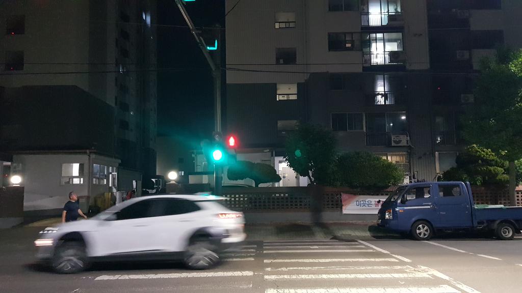 하대  한보3차 정문앞 강변도로에서 찍은 사진입니다 