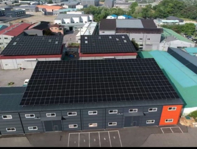 태양광발전용건물지붕위설치사진