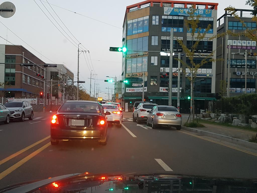 출근시간 교차로 사진