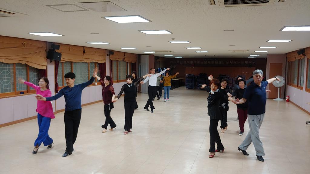 댄스스포츠 수업