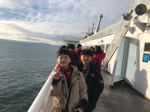 대형 페리 승선