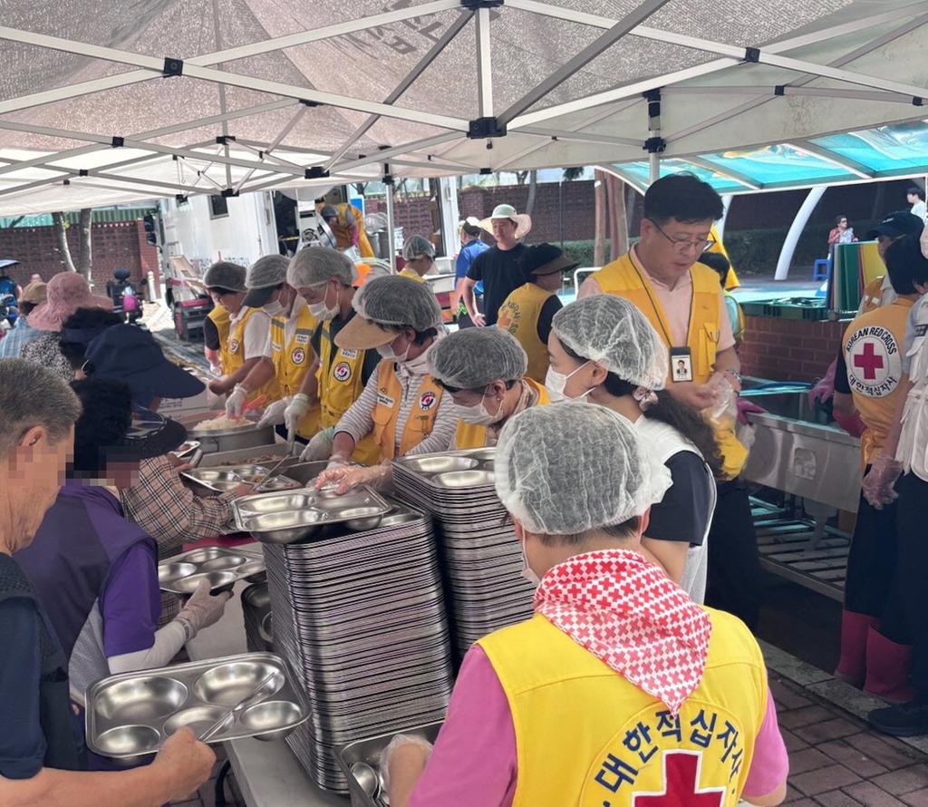 대한적십자사 진주시협의회 <b class=