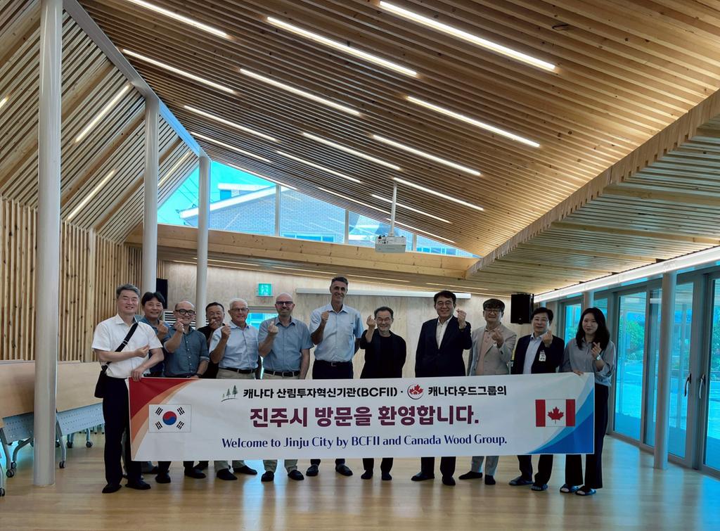세계로 뻗어나간 진주시 목조건축 캐나다 방문단 현장 방문