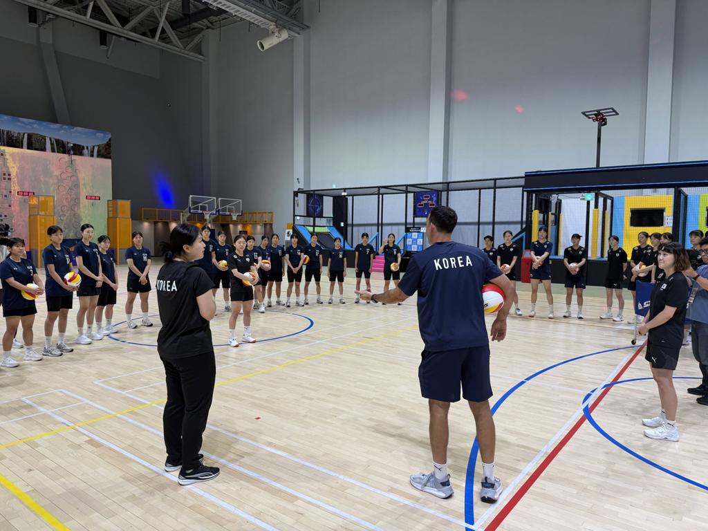 진주국제여자배구대회 국가대표팀 지역 학생 선수 <b class=