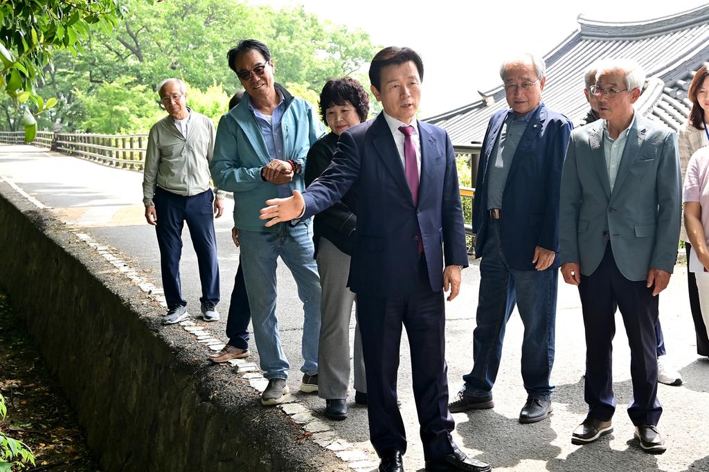 진주시 상봉동 산복도로 방호울타리 교체 완료
