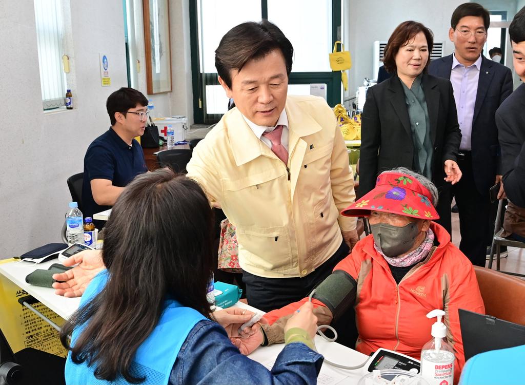 진주시 농촌 왕진버스 운영으로 주민들에 큰 호응