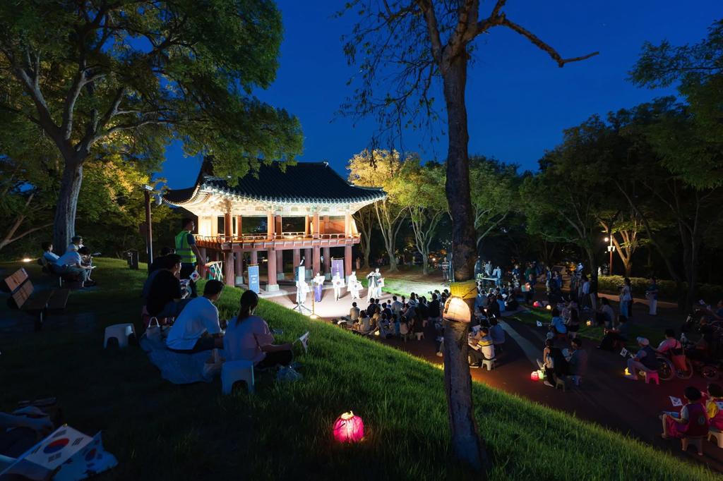 진주시 공연형 도보투어 스테이지 온 JINJU 로 야간관광 활성화 나서