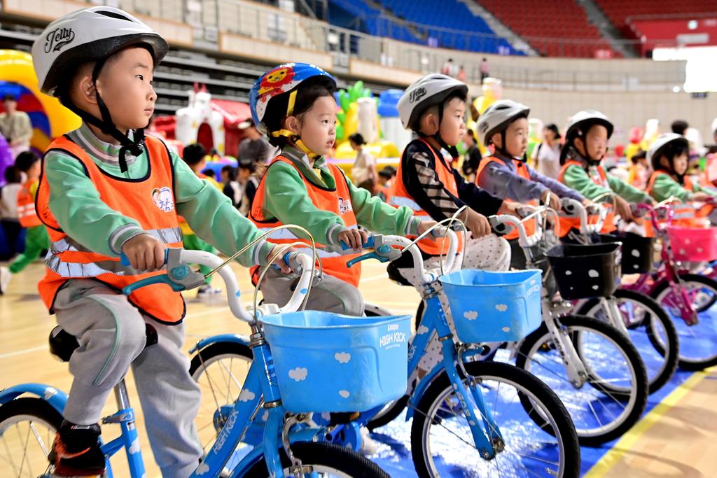 진주에서 제10회 어린이 세발자전거 대회 개최