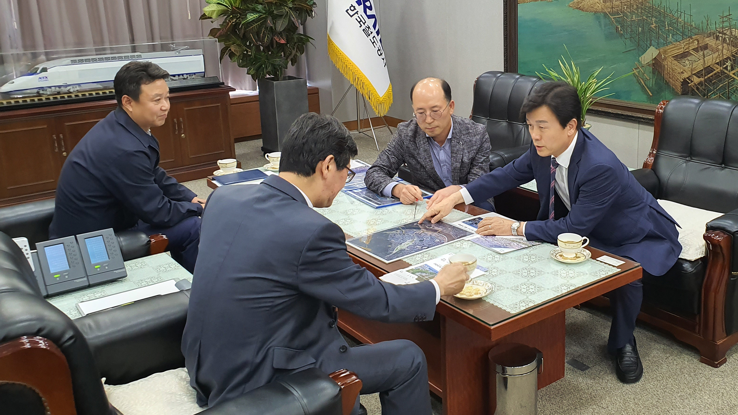 1016 조규일 진주시장, 한국철도시설공단 한국철도공사 방문 - 철도공사 사장 면담  (1).jpg