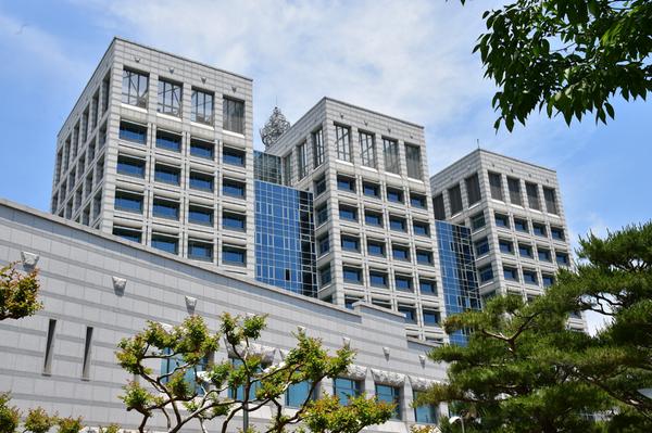 진주시, 재난안전상황실 운영 등 지진발생에 신속 대응(시청사 전경사진).jpg