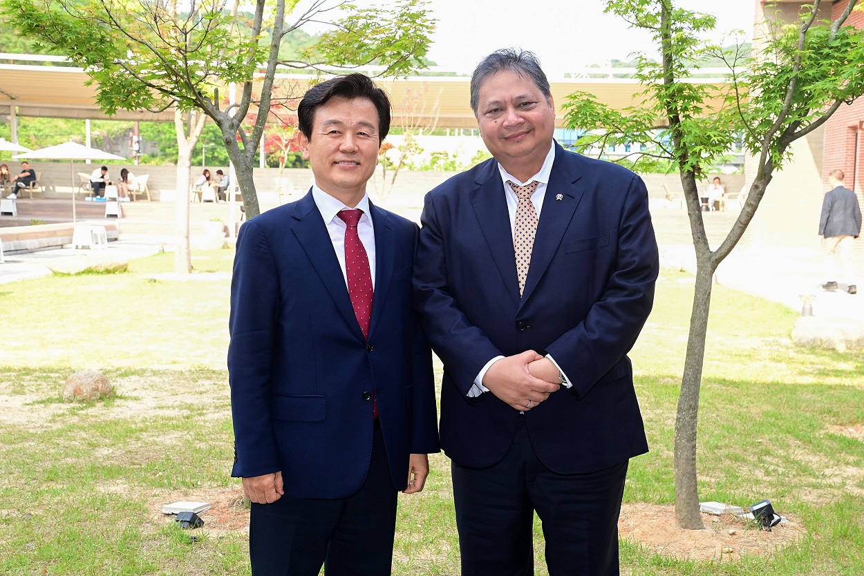 인도네시아 정계 주요 인사들 진주 K-기업가정신센터 (2).jpg
