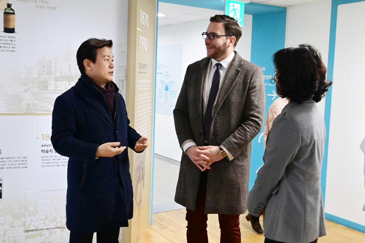 [크기변환]네마냐 그르비치 주한 세르비아 대사  진주시 공식 방문 (2) (1).jpg