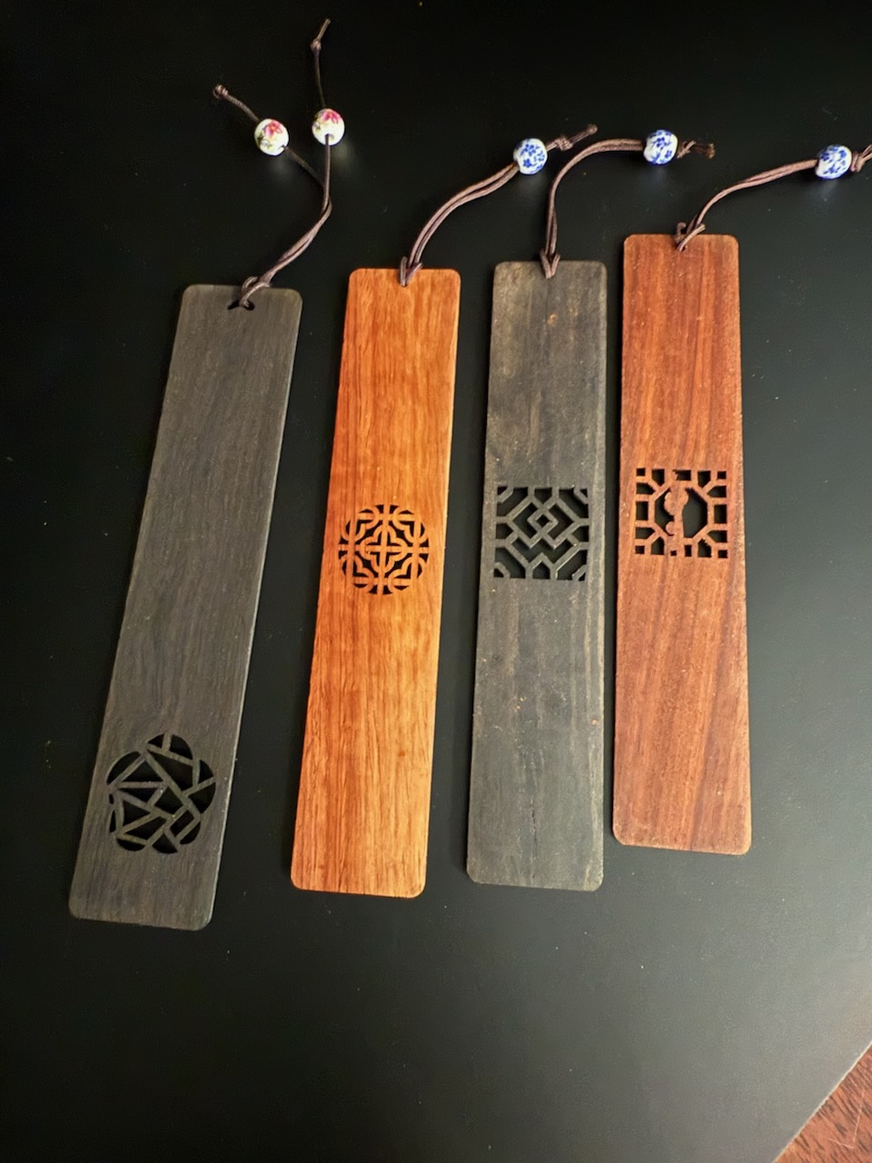 2025 진주목공예전수관 수강생 작품전시회 [원데이 교육] 무.료.체험 행사!

<스크롤쏘> 
전동실톱의 상하 운동으로 판재를 섬세하게 자르는 장비가 스크롤쏘입니다.
다양한 목공예 소품을 만드는 재미가 제법 솔솔한 과정입니다.

무르익은 가을날 나만의 책갈피로 독서의 기쁨을 누려보세요!


□ 교육 품목 : 특수목 책갈피 제작 (1점)
□ 교육 장소 : 진주목공예전수관 1층 제1작업실
□ 교육 일시 (소요시간 : 2시간 이내) *총 3회차 중  택 1회
 - 1회차 10. 11.(토) 14:00~16:00 
 - 2회차 10. 18.(토) 14:00~16:00
 - 3회차 10. 25.(토) 14:00~16:00 
□ 교육 인원 : 회차당 10명 (중학생 이상 신청 가능)
- - - - - - - - - - - - - - - - - - - - - - - - - - - - - - - - - - 

□ 신청 방법 : ★★ 진주목공예전수관 홈페이지 온라인 신청만 가능 ★★
□ 신청 기간 : 9. 23.(화) 10:00 ~ 9. 30.(금) 17:00 [선착순]
★ 1인 1교육 1회차 한정 / 중복신청 시 취.소.처리 됩니다! ★

* 최종 선정자에게 <개별 안내톡> 발송
* No-Show의 경우 차후 이벤트 참여 불가
* 문의  ☎ 055-746-3633