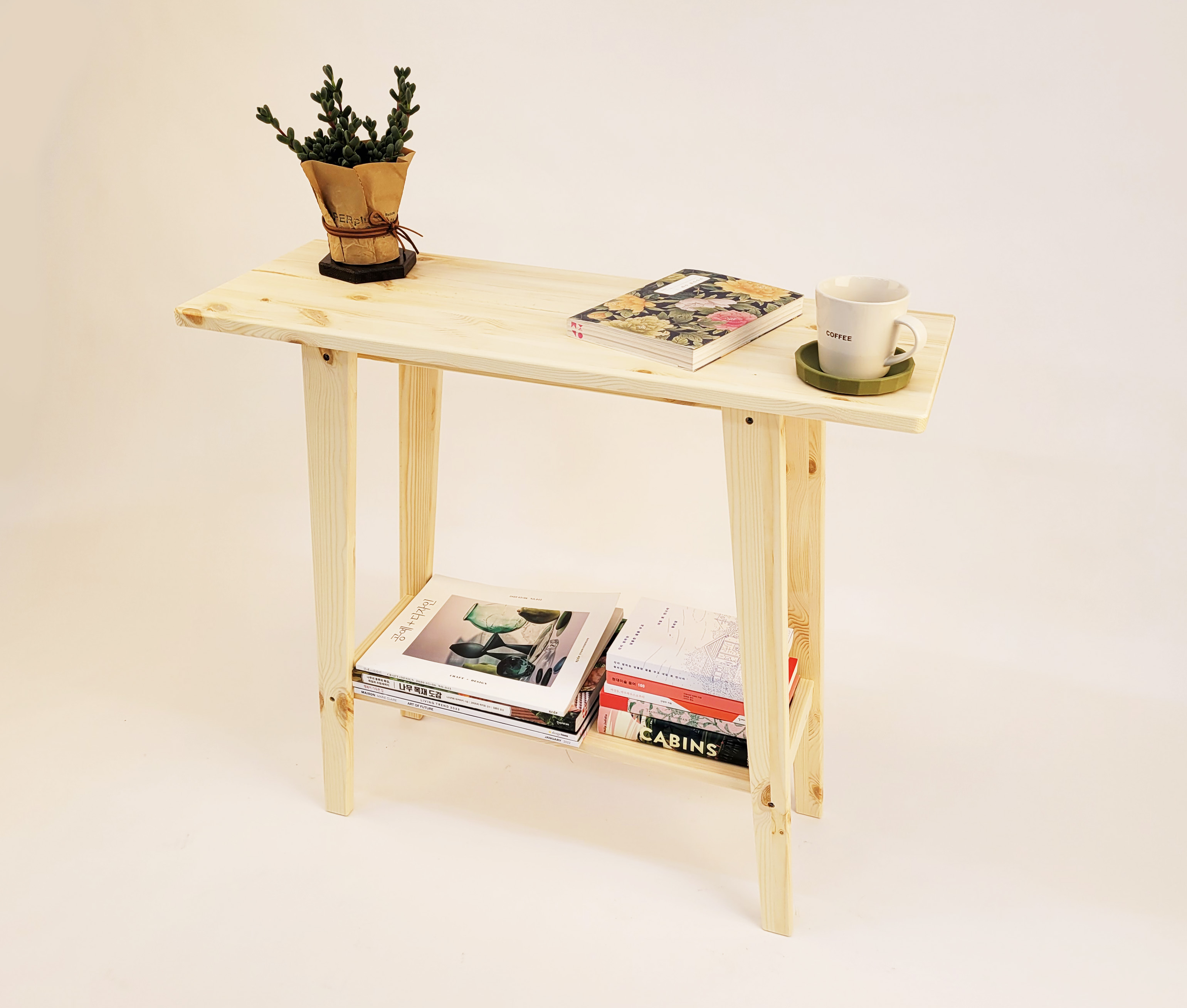 현관 입구나 거실 한켠에 심플한 콘솔을 배치하면
우리집 인테리어를 산뜻하게 레벨업 할 수 있어요!
길고 슬림한 천판에 인생 사진과 함께 향기로운 디퓨저를 장식하거나
싱그러운 초록 식물들과 예쁜 책을 쌓아두기에도 좋습니다~.
 
* 사이즈(mm) : 780x280xH700

- 체험 인원 : 1회 15명 
- 체험 시간 : 주중(수), 주말(토) 오전 10:00~12:00  [각 1회]
- 체험 대상 : 청소년 이상 일반시민 
- 접수 방법 : 홈페이지 / 전화 ☎055-746-3633 / 현장방문 등을 통한 사.전.예.약!
- 체험 장소 : 진주시 명석면 광제산로 367 (1층 체험실)
- 체험 비용 : 기본체험료 + 재료비 >> 접수 당일 계좌이체
   [농협은행  301-0361-4856-81  진주시청 진주목공예전수관(문화유산과)] 
*  체험 예약자 이름으로 입금 / 익일 입금 확인 후 신청완료 알림톡 발송


* 진주목공예전수관에서는 디자인을 자체개발하여 재료를 직.접. 준비합니다.
   예약 인원에 맞춰 목재를 재단하고, 한장 한장 트리머 작업을 거쳐야 하므로 
   당일 현장접수는 불가하오니 꼭 사.전. 예.약. 바랍니다~!
* 체험시간은 품목 별 난이도에 따라 1시간에서 최대 2시간 가량 소요됩니다.
* 디스플레이 소품 불포함 / 디자인 및 사이즈가 변경될 수 있습니다.