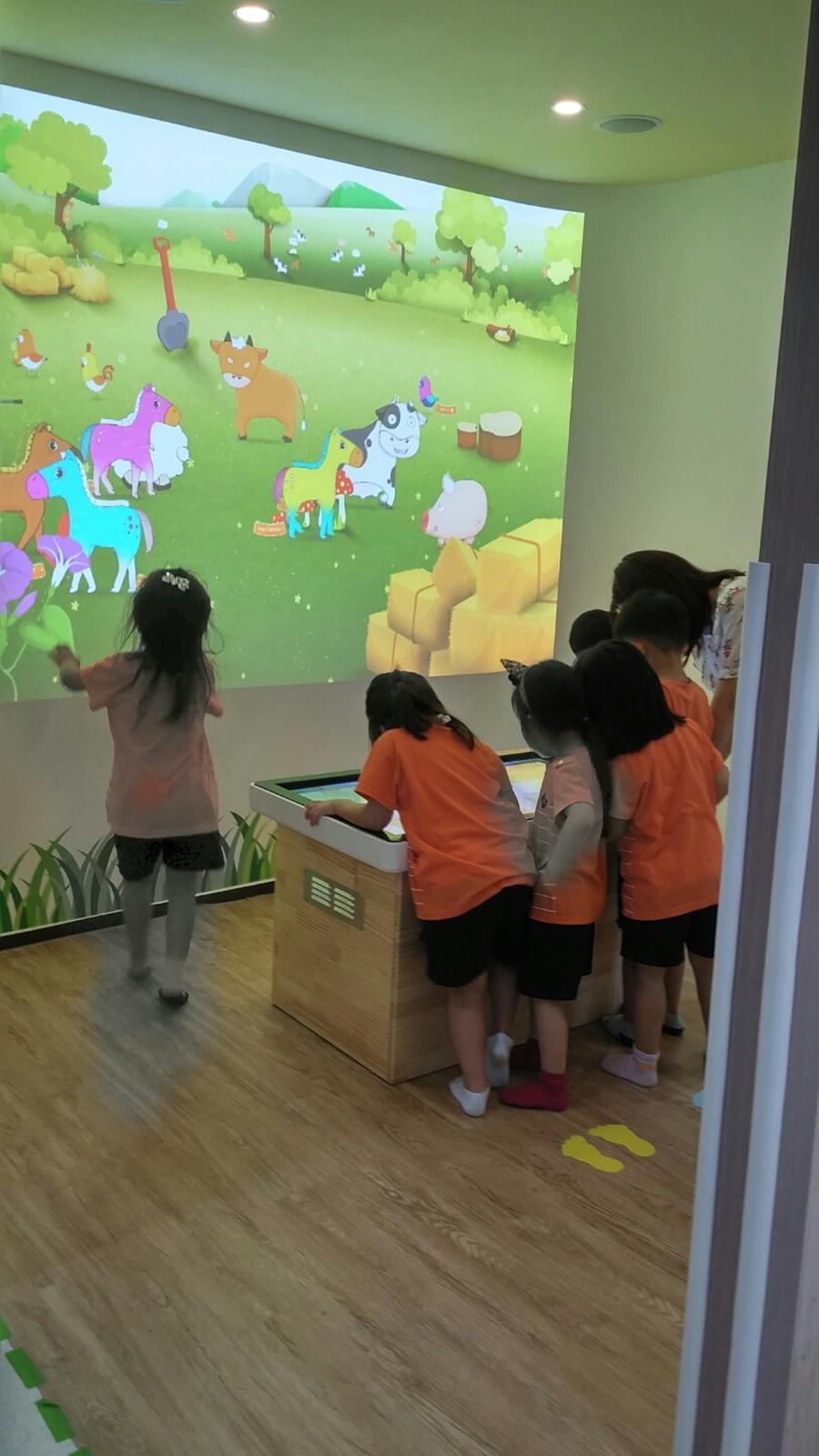 행복한 동물 놀이터 체험 중